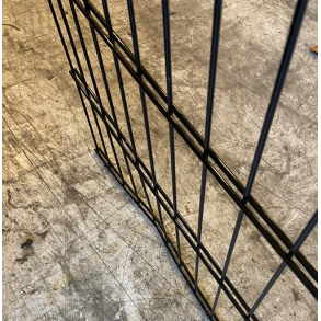 B�jet/skadet 2D panelhegn i sort 250x120cm - model Viby Outlet