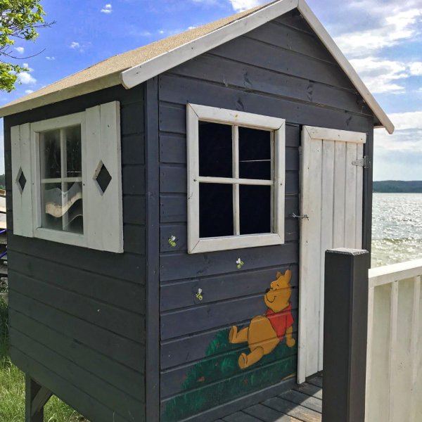 Alfred legehus p stolper &#150; sjov, tryg og leg i brnehjde