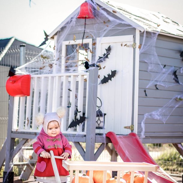 Alfred legehus p stolper  tryg leg for de mindste