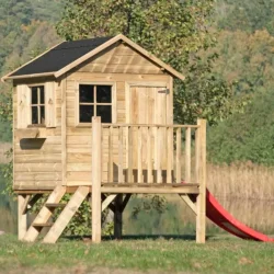 Alfred legehus p stolper  tryg leg for de mindste