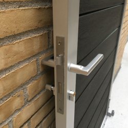 Thermo Limba lge i alu antracitfarvet inkl. beslag og stolper 90x180cm (BxH)