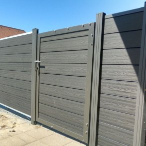 Nice kompositlge i alu antracitfarvet inkl. beslag og stolper 90cm i bredden x den valgte hjde