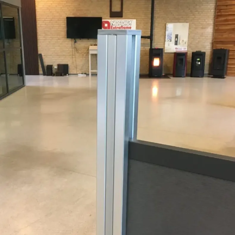 Aluminiums sideliste der passer til alustolpe i h�jde 270cm