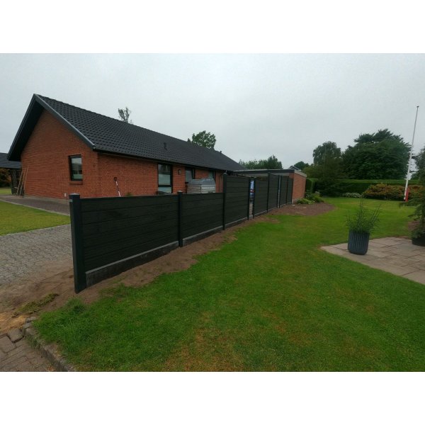 Hegnsplade i beton 4 x 30 x 189 cm Antracitfarvet beton