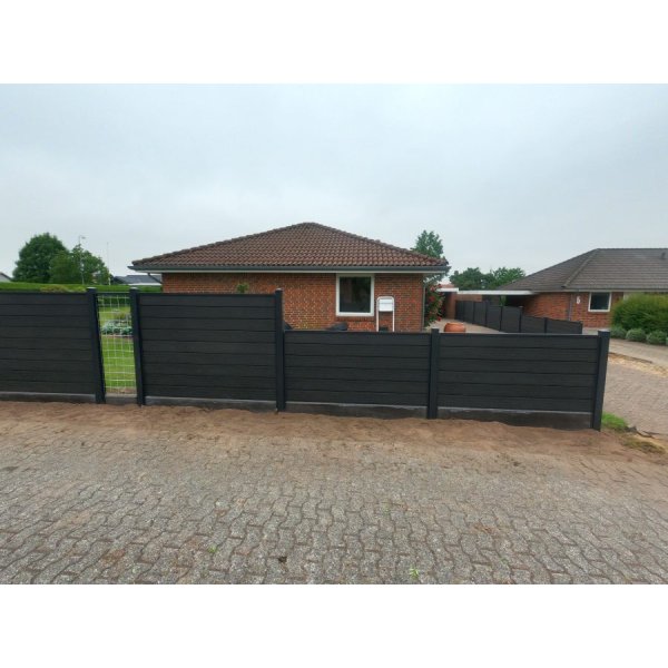 Hegnsplade i beton 4 x 30 x 250 cm Antracitfarvet beton