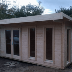 Bindslev havehus/anneks i ubehandlet p 19,6m2