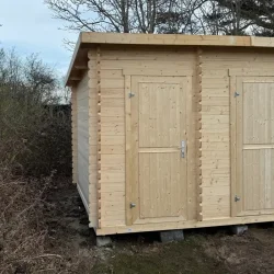 Redskabsskur Borup 9 m&sup2; med 2 rum, enkelt- og dobbeltdr - Guldklasse