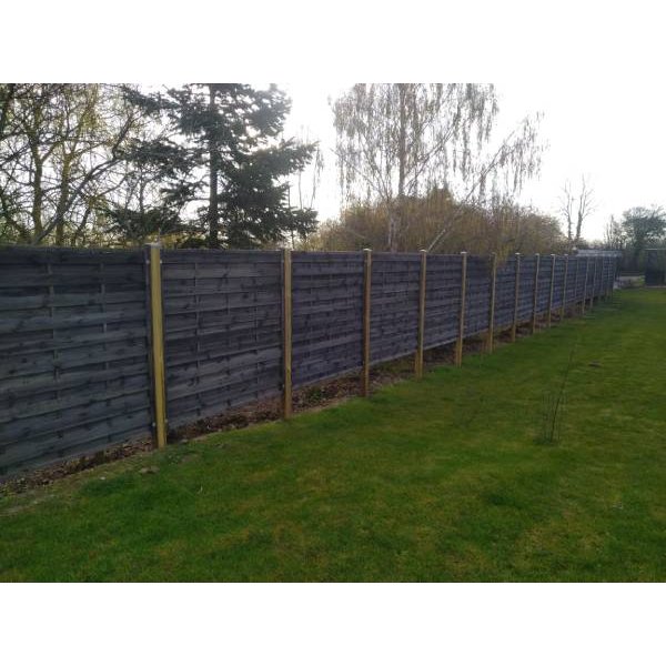 Kraftig lukket lamelhegn model Bramming i gr 180x180cm (BxH)