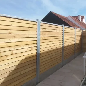 Bullklink med st�lstolper og betonbundplade - Platinklasse