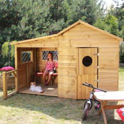 Legehus Ella med terrasse, kbmandsdisk og bnk  et hyggeligt samlingspunkt i haven 1,54m2 + 1,39m2