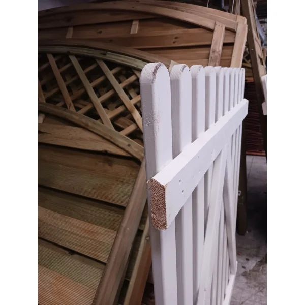 OUTLET: Retro stakitlge i hvid 100x120cm (BxH)