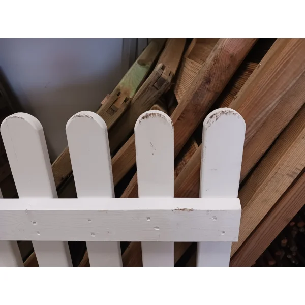 OUTLET: Retro stakitlge i hvid 100x120cm (BxH)