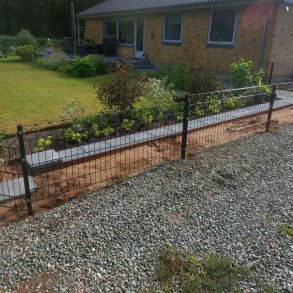 Panelhegn med X dekoration i sort 200x80cm - model Gilleleje