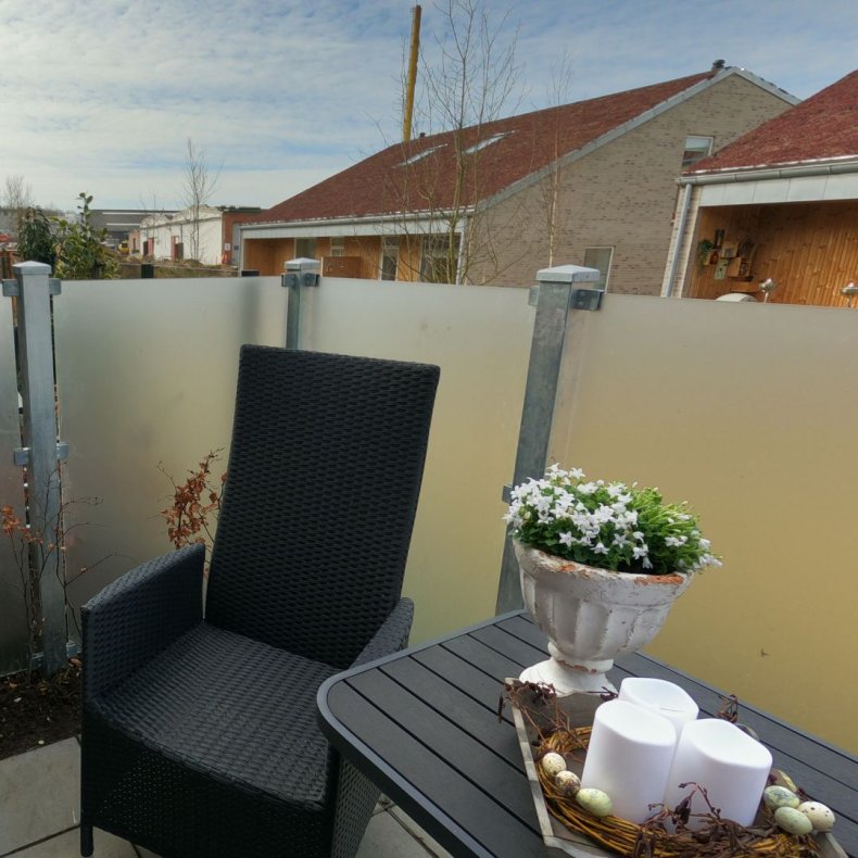 Glashegn inkl. 4 glasbeslag, 8mm lamineret frosted glas 90x91cm - model Frosted 