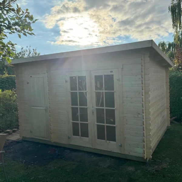 Guldborg redskabsskur i ubehandlet tr p 8,9m2