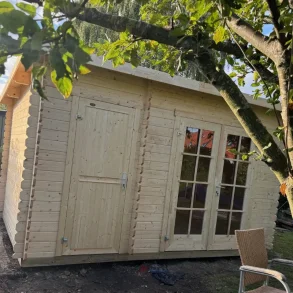 Guldborg redskabsskur i ubehandlet tr p 8,9m2