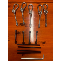 Gyngestativ i st�l med to gynger og klatrestige - holdbart og pladsbesparende