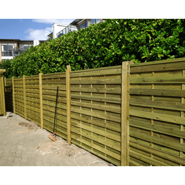 Kraftig lukket lamelhegn model Toftlund 90x180/90cm (BxH)