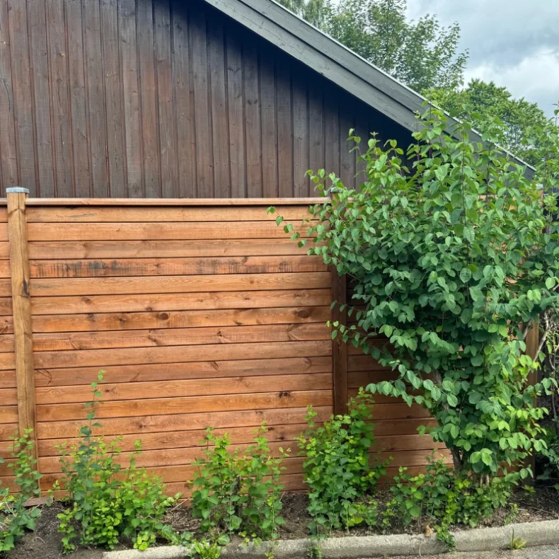 Systemhegn i brunt trykimprgneret tr - Bronzeklasse