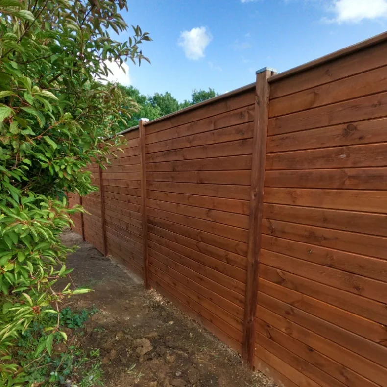 Plank profilbrt i brun trykimprgneret 20x120x1800mm - model Hjemsted