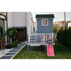 Holger legehus p stolper med platforme og sandkasse &#150; et legehus fyldt med muligheder