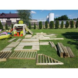 Holger legehus p stolper med platforme og sandkasse &#150; et legehus fyldt med muligheder