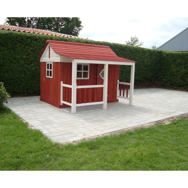 Ida legehus i rd og hvid  klassisk hygge og leg i haven