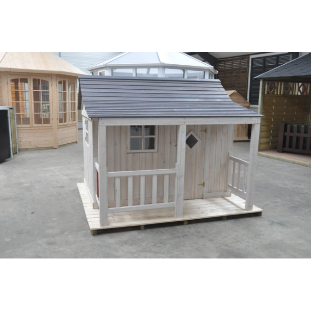 Legehus Ida  et klassisk trlegehus i smuk gr og hvid