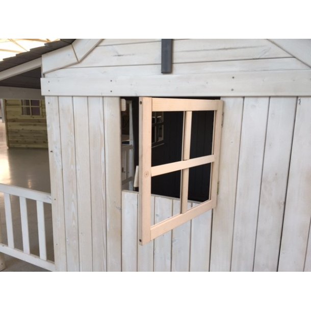 Legehus Ida  et klassisk trlegehus i smuk gr og hvid