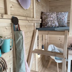 Anna legehus med hems &#150; to etager af leg, hygge og lring