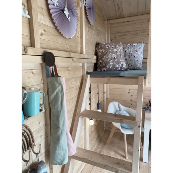 Anna legehus med hems &#150; to etager af leg, hygge og lring