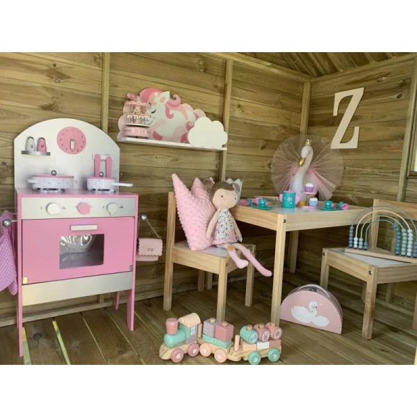 Legehus Jakob p stolper &#150; et eventyrligt legehus i hjden