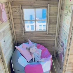 Legehus Jakob p stolper &#150; et eventyrligt legehus i hjden