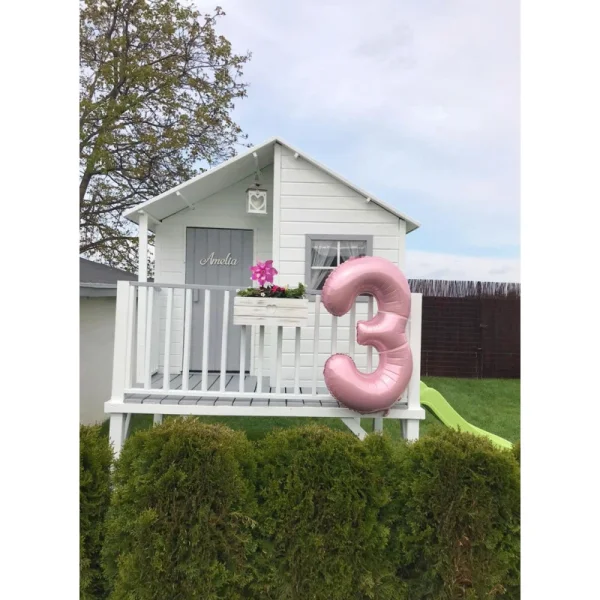 Legehus Jakob p stolper &#150; et eventyrligt legehus i hjden