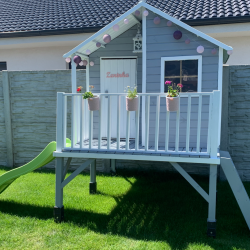 Legehus Jakob p stolper &#150; et eventyrligt legehus i hjden