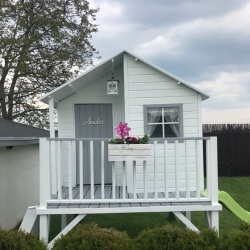 Legehus Jakob p stolper &#150; et eventyrligt legehus i hjden