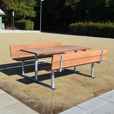 Bordbænkesæt til offentligt brug