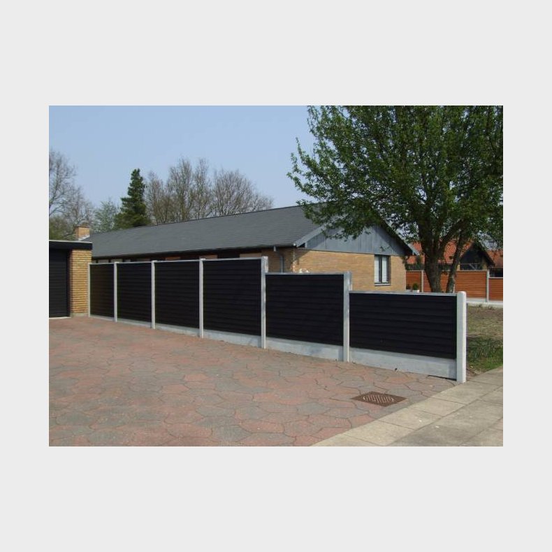 Klinkehegn i sortmalet trykimprgneret gran 189x120cm (150cm over jord)