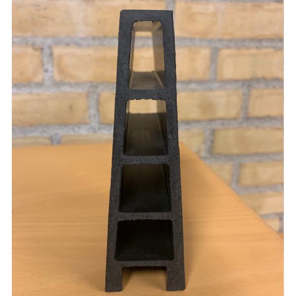 Korfu dobbeltklink komposithegn med betonstolper og bundplade - Platinklasse