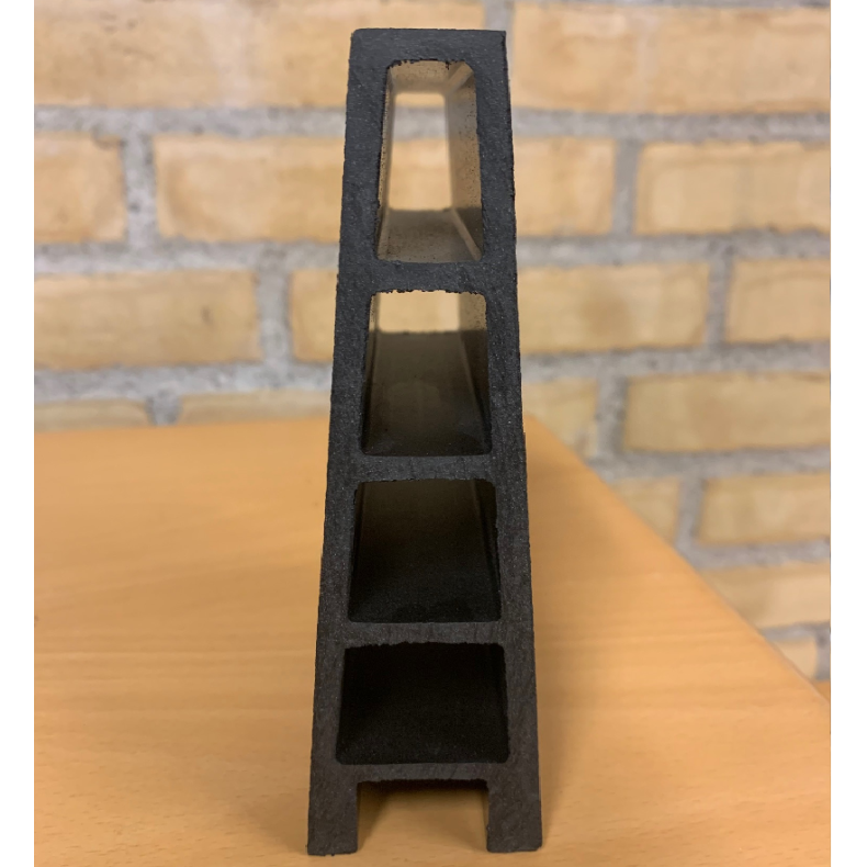 Korfu komposithegn i dobbeltklink med betonstolper og betonbundplade - Platinklasse