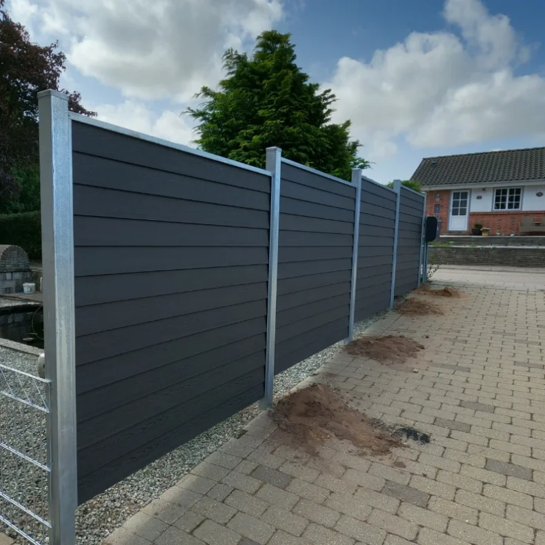 Korfu komposithegn i dobbeltklik med stlstolper - Platinklasse