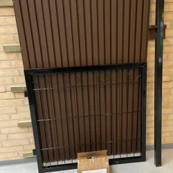 OUTLET: Tisvilde l�ge 100x95 cm � elegant sort l�ge med �&loz;�-dekoration