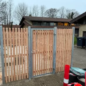 Latten enkeltlge med stlramme inkl. stolper 97x180cm (BxH)