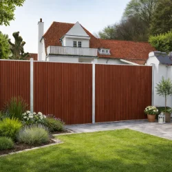 Platinklasse: Lefkas LODRET komposithegn m. bekl�dning p� 2 sider inkl. galv. stolper og tilbeh�r