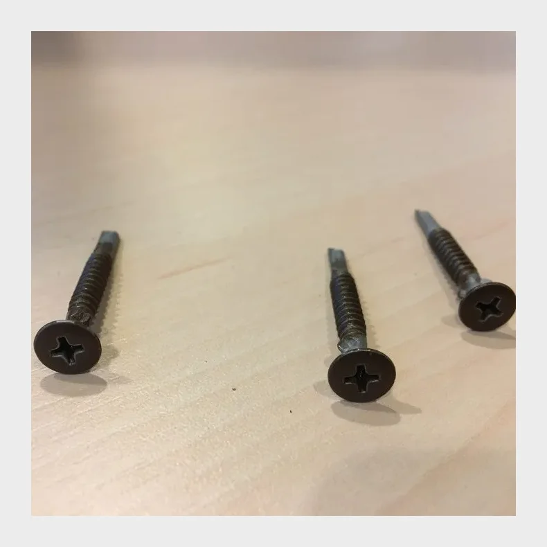 1x kasse (200stk) Lefkas facadeskrue med borespids i redwood (prim�rt til hj�rnelister)