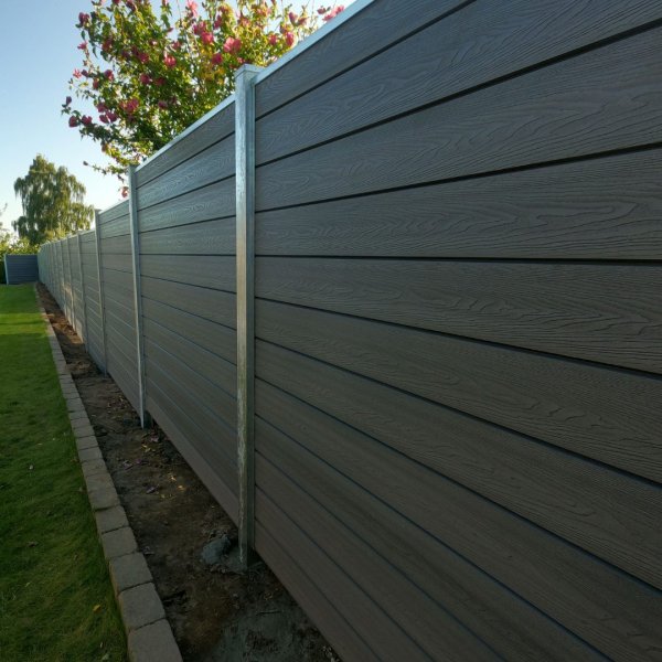 Nice komposithegn med stlstolper - Guldklasse