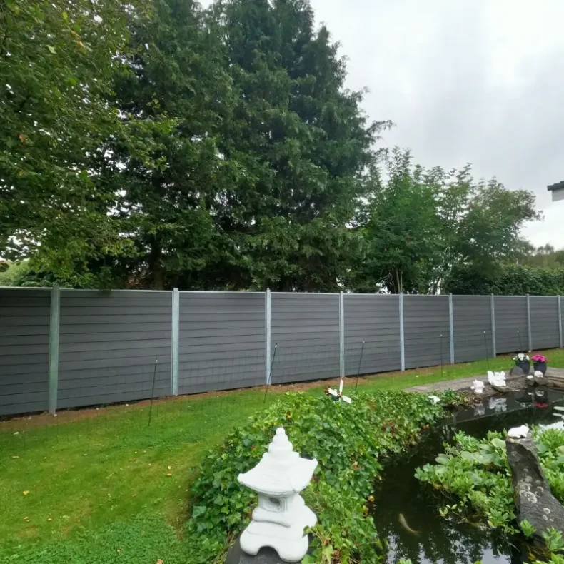 Milano komposithegn med galvaniserede stlstolper - Guldklasse