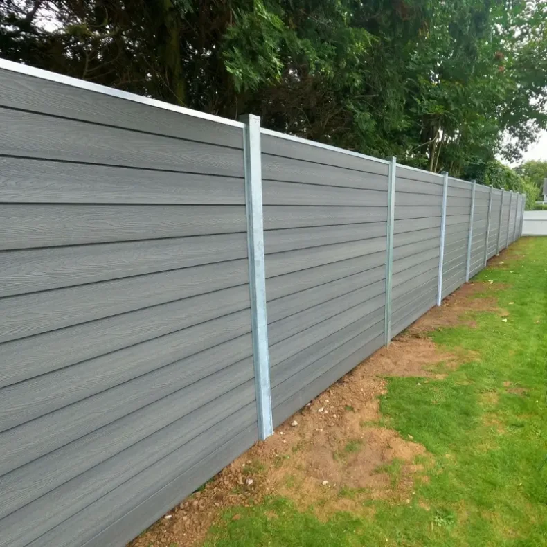 Milano komposithegn med galvaniserede stlstolper - Guldklasse