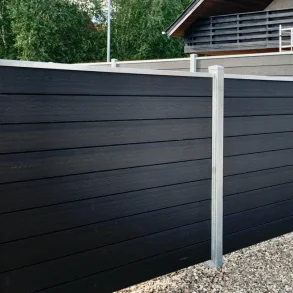 Milano komposithegn med galvaniserede stlstolper - Guldklasse