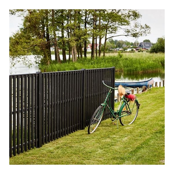 Nagano hegn i grundmalet sort 180x180cm (BxH)